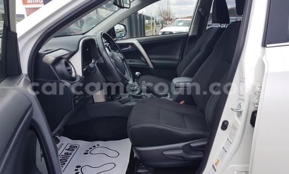 Sayi Na hannu Toyota RAV4 Sauran Mota in Yaounde a Babban Kamaru Sayi Na hannu Toyota RAV4 Sauran Mota in Yaounde a Babban Kamaru