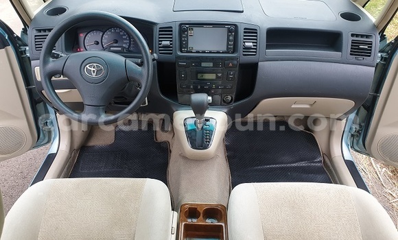 Acheter Import Voiture Toyota Spacio Bleu à Yaoundé, Central Cameroon Acheter Import Voiture Toyota Spacio Bleu à Yaoundé, Central Cameroon