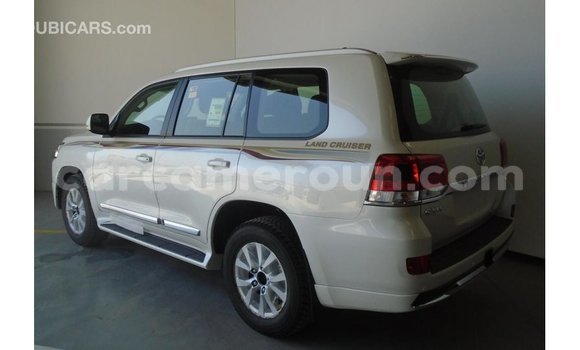 Sayi Imported Toyota Land Cruiser White Mota in Import - Dubai a Adamawa Sayi Imported Toyota Land Cruiser White Mota in Import - Dubai a Adamawa