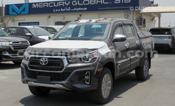 Acheter Import Voiture Toyota Hilux Noir à Import - Dubai, Adamawa Acheter Import Voiture Toyota Hilux Noir à Import - Dubai, Adamawa