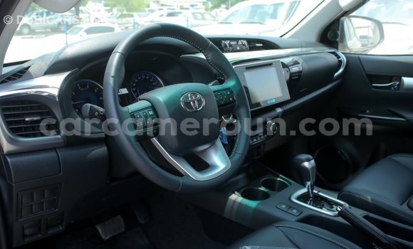 Acheter Import Voiture Toyota Hilux Noir à Import - Dubai, Adamawa Acheter Import Voiture Toyota Hilux Noir à Import - Dubai, Adamawa