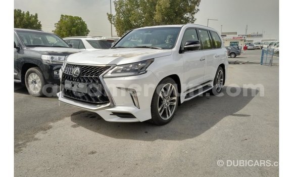 Acheter Import Voiture Lexus LX Rouge à Import - Dubai, Adamawa Acheter Import Voiture Lexus LX Rouge à Import - Dubai, Adamawa
