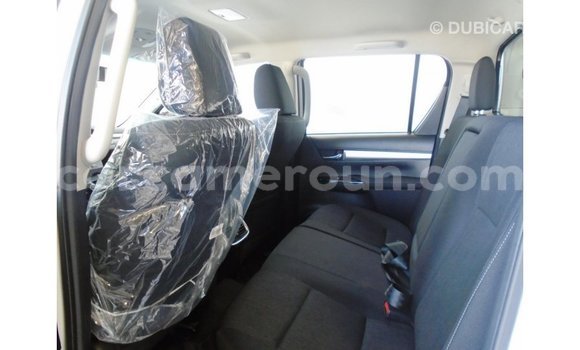 Sayi Imported Toyota Hilux White Mota in Import - Dubai a Adamawa Sayi Imported Toyota Hilux White Mota in Import - Dubai a Adamawa