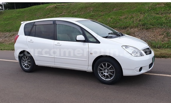 Sayi Imported Toyota Spacio White Mota in Yaounde a Babban Kamaru Sayi Imported Toyota Spacio White Mota in Yaounde a Babban Kamaru