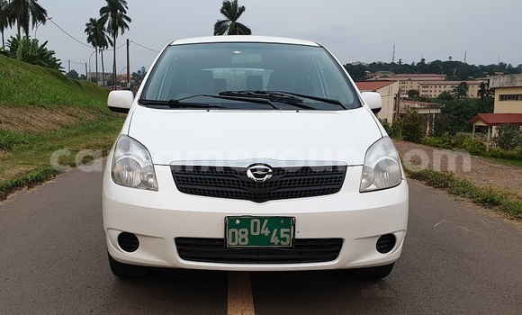 Sayi Imported Toyota Spacio White Mota in Yaounde a Babban Kamaru Sayi Imported Toyota Spacio White Mota in Yaounde a Babban Kamaru