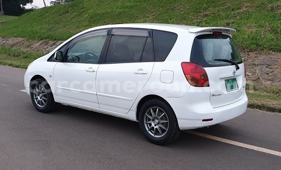 Sayi Imported Toyota Spacio White Mota in Yaounde a Babban Kamaru Sayi Imported Toyota Spacio White Mota in Yaounde a Babban Kamaru