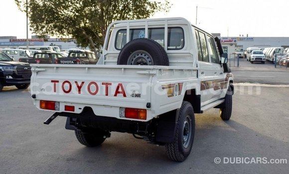 Buy Import Toyota Land Cruiser White Car in Import - Dubai in Adamawa Buy Import Toyota Land Cruiser White Car in Import - Dubai in Adamawa