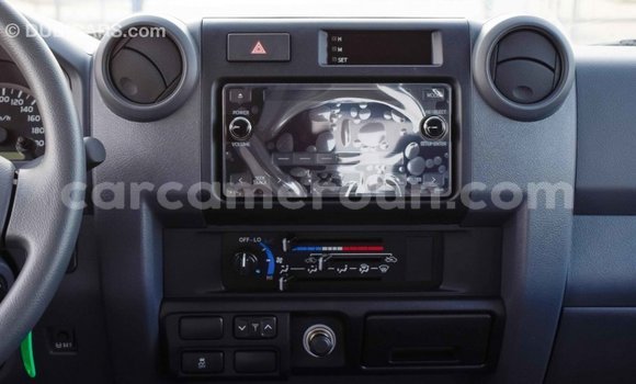 Buy Import Toyota Land Cruiser White Car in Import - Dubai in Adamawa Buy Import Toyota Land Cruiser White Car in Import - Dubai in Adamawa
