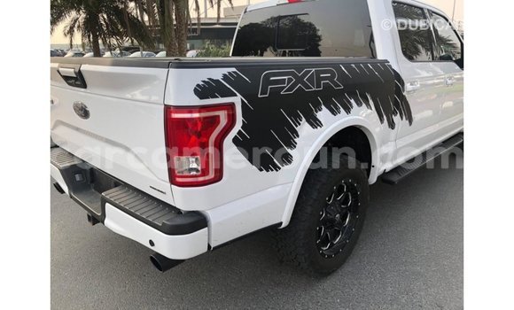 Acheter Import Voiture Ford Club Wagon Blanc à Import - Dubai, Adamawa Acheter Import Voiture Ford Club Wagon Blanc à Import - Dubai, Adamawa