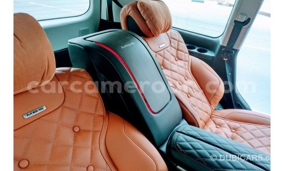 Acheter Import Voiture Toyota Land Cruiser Noir à Import - Dubai, Adamawa Acheter Import Voiture Toyota Land Cruiser Noir à Import - Dubai, Adamawa