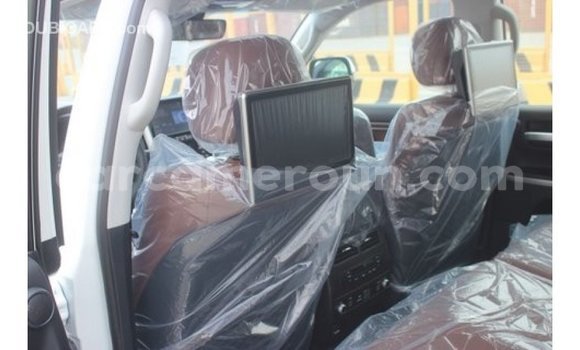 Sayi Imported Toyota Land Cruiser White Mota in Import - Dubai a Adamawa Sayi Imported Toyota Land Cruiser White Mota in Import - Dubai a Adamawa