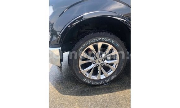 Acheter Import Voiture Ford Club Wagon Noir à Import - Dubai, Adamawa Acheter Import Voiture Ford Club Wagon Noir à Import - Dubai, Adamawa