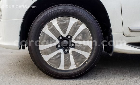 Sayi Imported Toyota Land Cruiser White Mota in Import - Dubai a Adamawa Sayi Imported Toyota Land Cruiser White Mota in Import - Dubai a Adamawa