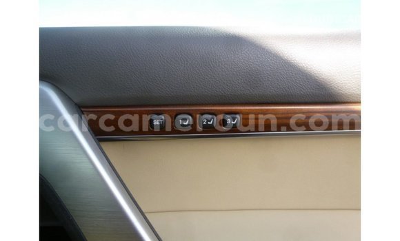 Acheter Import Voiture Toyota Land Cruiser Noir à Import - Dubai, Adamawa Acheter Import Voiture Toyota Land Cruiser Noir à Import - Dubai, Adamawa