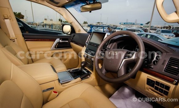 Buy Import Toyota Land Cruiser White Car in Import - Dubai in Adamawa Buy Import Toyota Land Cruiser White Car in Import - Dubai in Adamawa