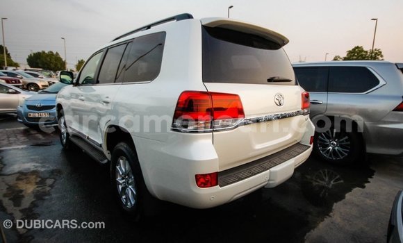 Buy Import Toyota Land Cruiser White Car in Import - Dubai in Adamawa Buy Import Toyota Land Cruiser White Car in Import - Dubai in Adamawa