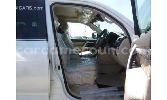 Acheter Import Voiture Toyota Land Cruiser Blanc à Import - Dubai, Adamawa Acheter Import Voiture Toyota Land Cruiser Blanc à Import - Dubai, Adamawa