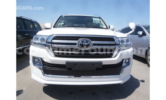 Acheter Import Voiture Toyota Land Cruiser Blanc à Import - Dubai, Adamawa Acheter Import Voiture Toyota Land Cruiser Blanc à Import - Dubai, Adamawa