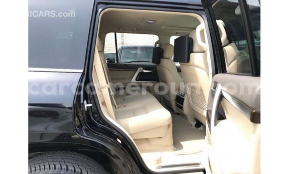 Acheter Import Voiture Toyota Land Cruiser Noir à Import - Dubai, Adamawa Acheter Import Voiture Toyota Land Cruiser Noir à Import - Dubai, Adamawa