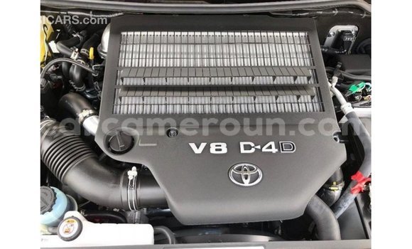 Acheter Import Voiture Toyota Land Cruiser Noir à Import - Dubai, Adamawa Acheter Import Voiture Toyota Land Cruiser Noir à Import - Dubai, Adamawa