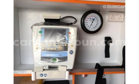 Buy Import Toyota Hiace White Car in Import - Dubai in Adamawa Buy Import Toyota Hiace White Car in Import - Dubai in Adamawa