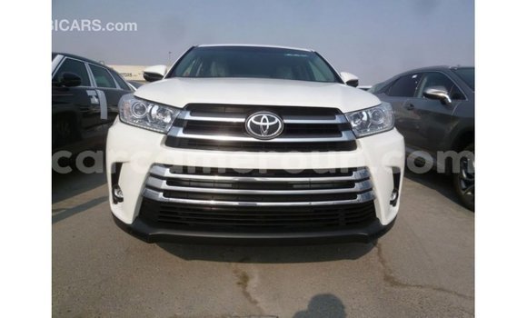 Sayi Imported Toyota Kluger White Mota in Import - Dubai a Adamawa Sayi Imported Toyota Kluger White Mota in Import - Dubai a Adamawa