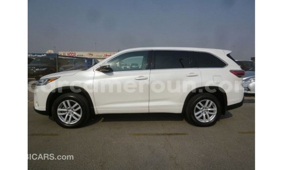 Sayi Imported Toyota Kluger White Mota in Import - Dubai a Adamawa Sayi Imported Toyota Kluger White Mota in Import - Dubai a Adamawa