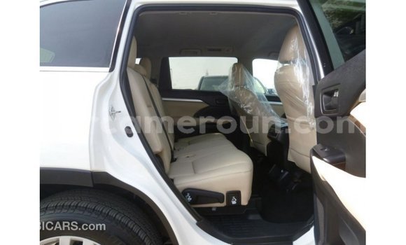 Sayi Imported Toyota Kluger White Mota in Import - Dubai a Adamawa Sayi Imported Toyota Kluger White Mota in Import - Dubai a Adamawa