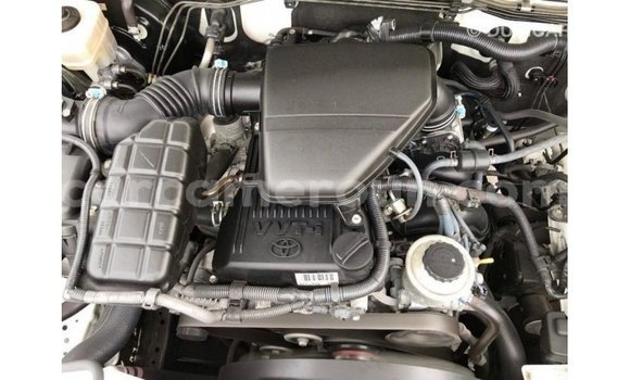 Acheter Import Voiture Toyota Prado Blanc à Import - Dubai, Adamawa Acheter Import Voiture Toyota Prado Blanc à Import - Dubai, Adamawa