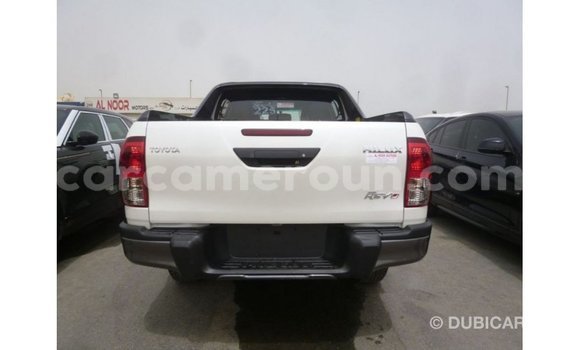 Sayi Imported Toyota Hilux White Mota in Import - Dubai a Adamawa Sayi Imported Toyota Hilux White Mota in Import - Dubai a Adamawa