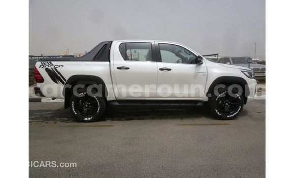 Sayi Imported Toyota Hilux White Mota in Import - Dubai a Adamawa Sayi Imported Toyota Hilux White Mota in Import - Dubai a Adamawa
