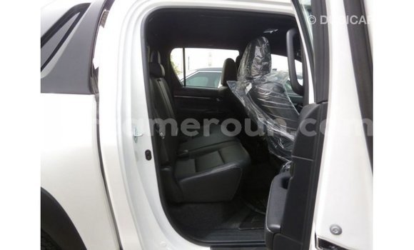 Sayi Imported Toyota Hilux White Mota in Import - Dubai a Adamawa Sayi Imported Toyota Hilux White Mota in Import - Dubai a Adamawa