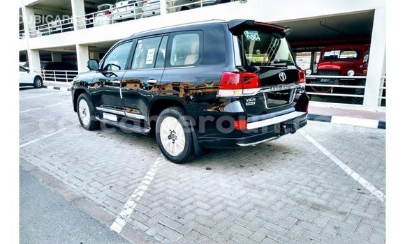 Acheter Import Voiture Toyota Land Cruiser Noir à Import - Dubai, Adamawa Acheter Import Voiture Toyota Land Cruiser Noir à Import - Dubai, Adamawa