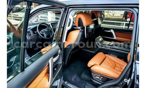 Acheter Import Voiture Toyota Land Cruiser Noir à Import - Dubai, Adamawa Acheter Import Voiture Toyota Land Cruiser Noir à Import - Dubai, Adamawa