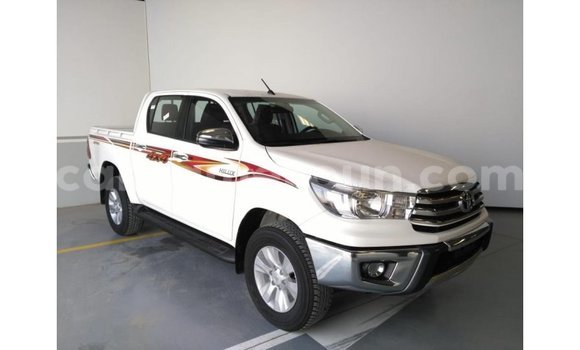 Acheter Import Voiture Toyota Hilux Blanc à Import - Dubai, Adamawa Acheter Import Voiture Toyota Hilux Blanc à Import - Dubai, Adamawa