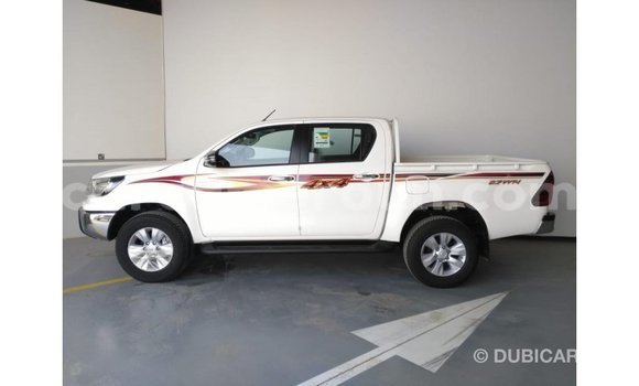 Acheter Import Voiture Toyota Hilux Blanc à Import - Dubai, Adamawa Acheter Import Voiture Toyota Hilux Blanc à Import - Dubai, Adamawa
