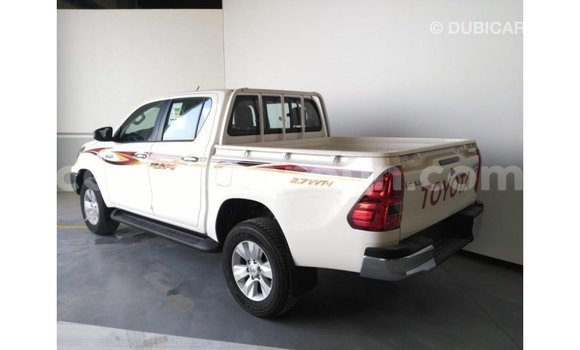 Acheter Import Voiture Toyota Hilux Blanc à Import - Dubai, Adamawa Acheter Import Voiture Toyota Hilux Blanc à Import - Dubai, Adamawa