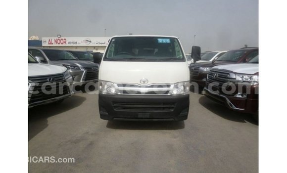 Acheter Import Voiture Toyota Hiace Blanc à Import - Dubai, Adamawa Acheter Import Voiture Toyota Hiace Blanc à Import - Dubai, Adamawa