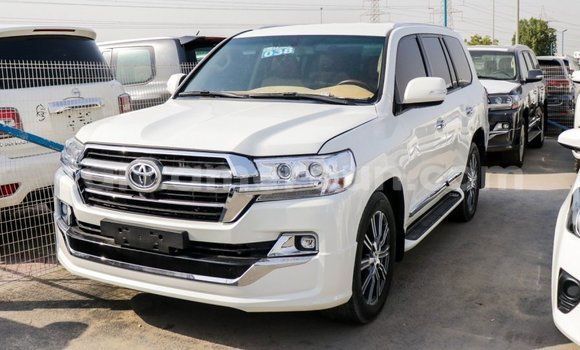 Buy Import Toyota Land Cruiser White Car in Import - Dubai in Adamawa Buy Import Toyota Land Cruiser White Car in Import - Dubai in Adamawa
