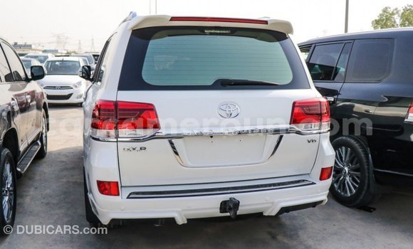 Acheter Import Voiture Toyota Land Cruiser Blanc à Import - Dubai, Adamawa Acheter Import Voiture Toyota Land Cruiser Blanc à Import - Dubai, Adamawa