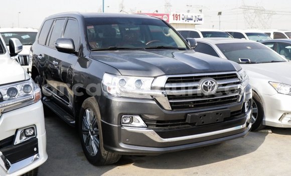 Acheter Import Voiture Toyota Land Cruiser Noir à Import - Dubai, Adamawa Acheter Import Voiture Toyota Land Cruiser Noir à Import - Dubai, Adamawa