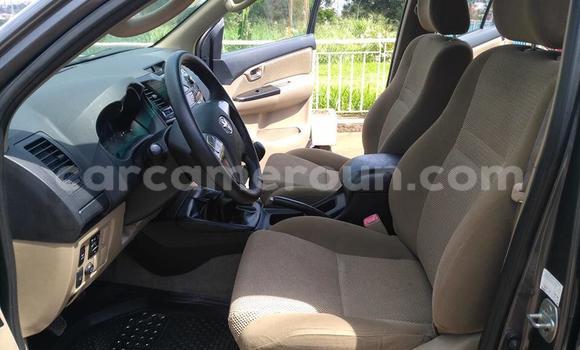 Sayi Na hannu Toyota Fortuner M Mota in Douala a Ƙasar Kamaru Sayi Na hannu Toyota Fortuner M Mota in Douala a Ƙasar Kamaru