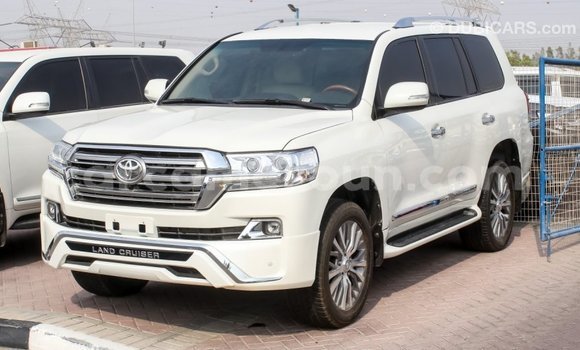 Buy Import Toyota Land Cruiser White Car in Import - Dubai in Adamawa Buy Import Toyota Land Cruiser White Car in Import - Dubai in Adamawa