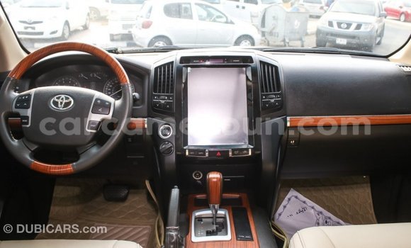 Buy Import Toyota Land Cruiser White Car in Import - Dubai in Adamawa Buy Import Toyota Land Cruiser White Car in Import - Dubai in Adamawa