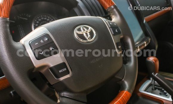 Buy Import Toyota Land Cruiser White Car in Import - Dubai in Adamawa Buy Import Toyota Land Cruiser White Car in Import - Dubai in Adamawa