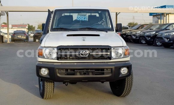 Sayi Imported Toyota Land Cruiser White Mota in Import - Dubai a Adamawa Sayi Imported Toyota Land Cruiser White Mota in Import - Dubai a Adamawa