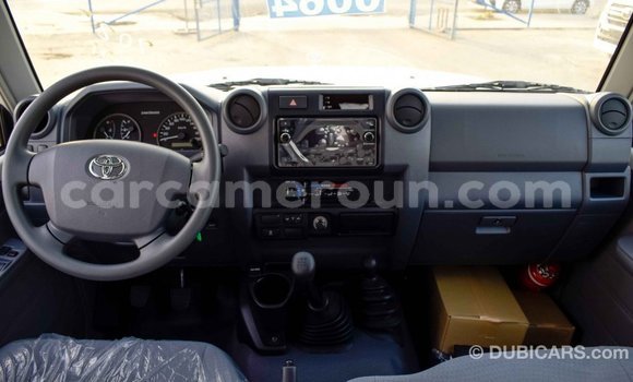 Sayi Imported Toyota Land Cruiser White Mota in Import - Dubai a Adamawa Sayi Imported Toyota Land Cruiser White Mota in Import - Dubai a Adamawa