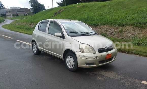 Acheter Occasion Voiture Toyota Yaris Gris à Yaoundé, Central Cameroon Acheter Occasion Voiture Toyota Yaris Gris à Yaoundé, Central Cameroon