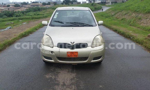 Acheter Occasion Voiture Toyota Yaris Gris à Yaoundé, Central Cameroon Acheter Occasion Voiture Toyota Yaris Gris à Yaoundé, Central Cameroon