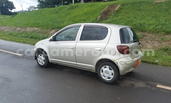 Acheter Occasion Voiture Toyota Yaris Gris à Yaoundé, Central Cameroon Acheter Occasion Voiture Toyota Yaris Gris à Yaoundé, Central Cameroon